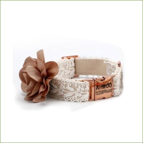 Collier Original Dentelle Et Petite Fleur / L